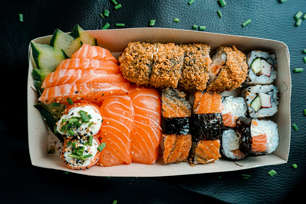 A História do Sushi – Como o Japão Conquistou o Mundo com um Prato Simples